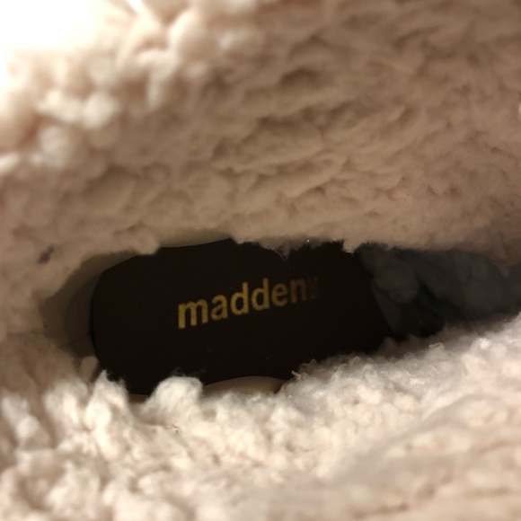 Madden NYC Kendra Fleeced Ankle Boots - Picture 3 of 4